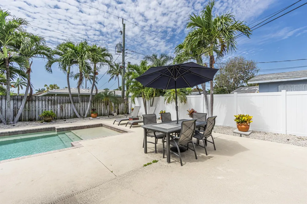 2770 NE 53rd Street Lighthouse Point, FL 33064
