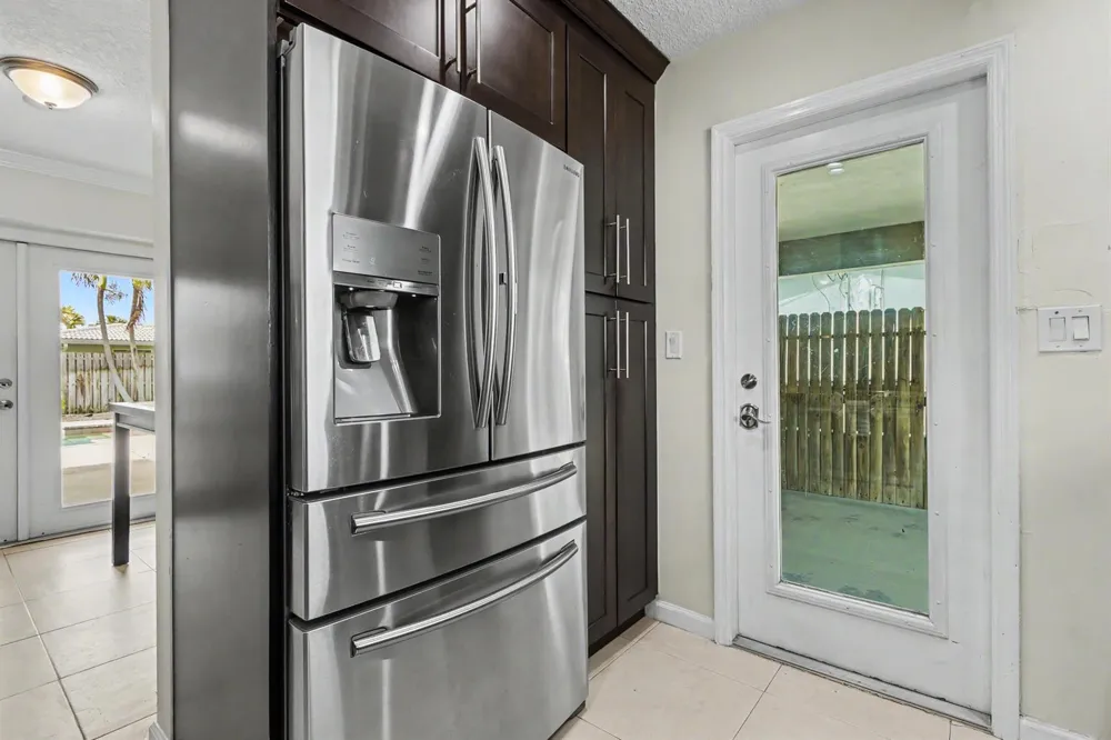 2770 NE 53rd Street Lighthouse Point, FL 33064