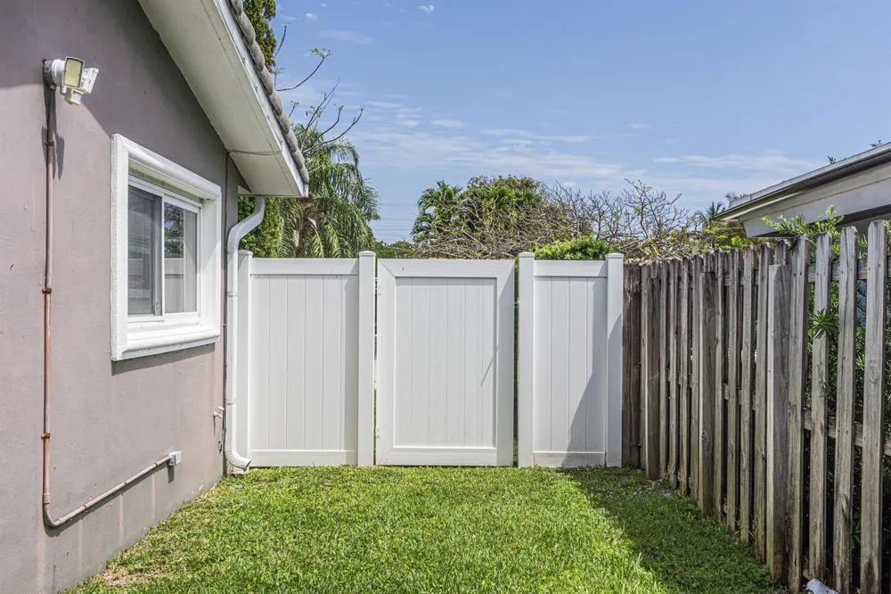2770 NE 53rd Street Lighthouse Point, FL 33064