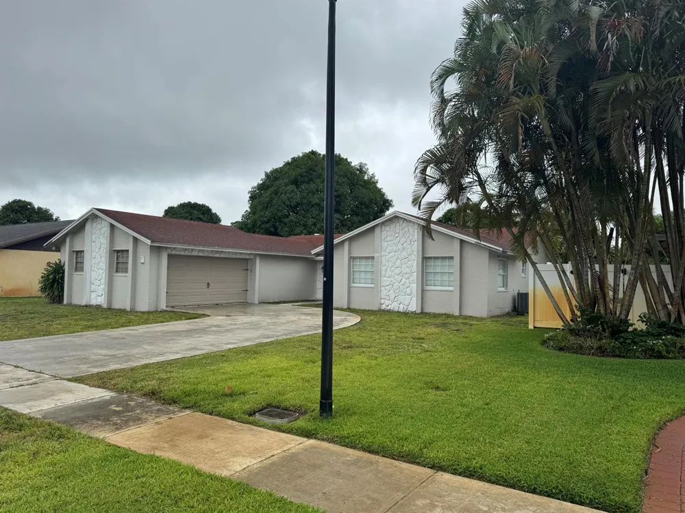 589 Cashiers Drive West Palm Beach, FL 33413