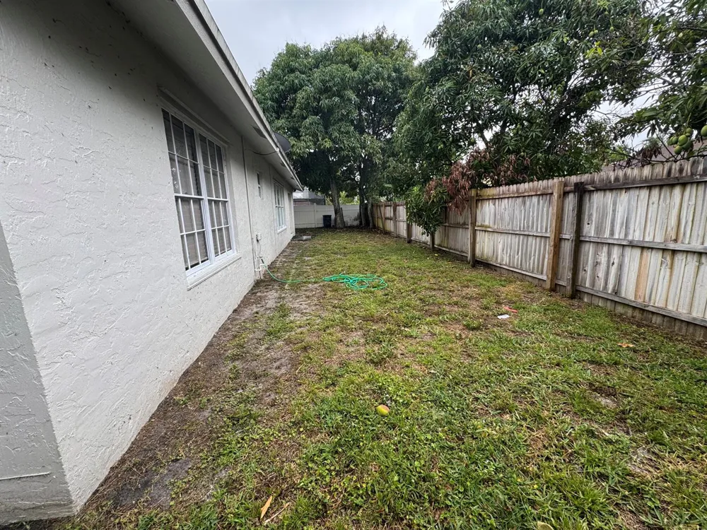 589 Cashiers Drive West Palm Beach, FL 33413