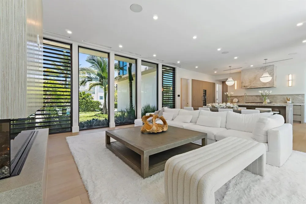 390 Jupiter Lane Juno Beach, FL 33408
