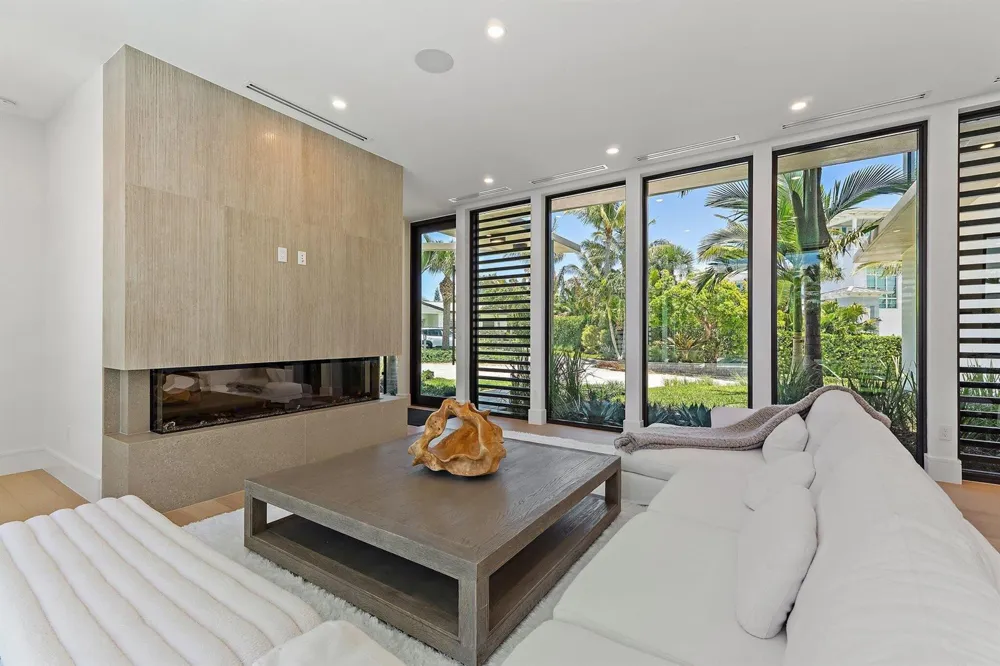 390 Jupiter Lane Juno Beach, FL 33408