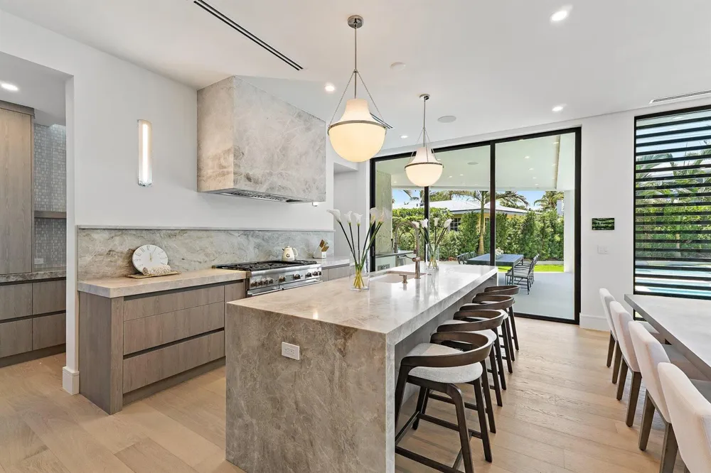 390 Jupiter Lane Juno Beach, FL 33408