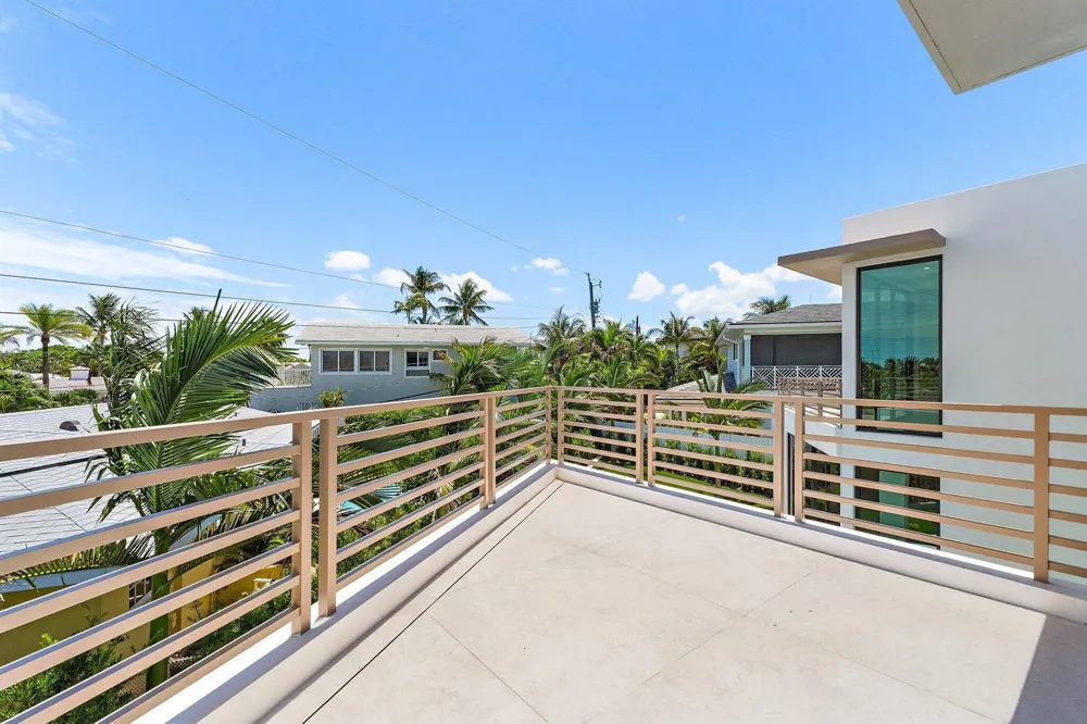 390 Jupiter Lane Juno Beach, FL 33408