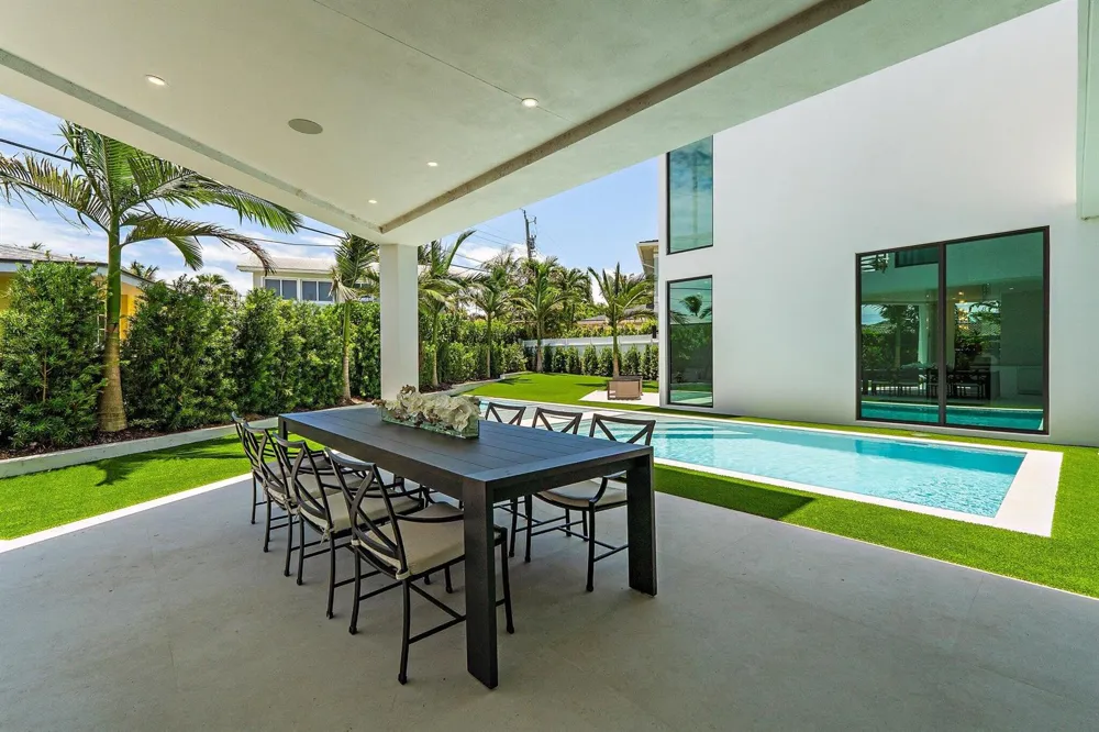 390 Jupiter Lane Juno Beach, FL 33408