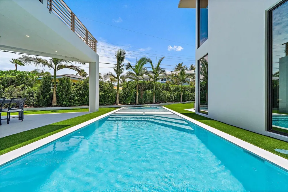 390 Jupiter Lane Juno Beach, FL 33408