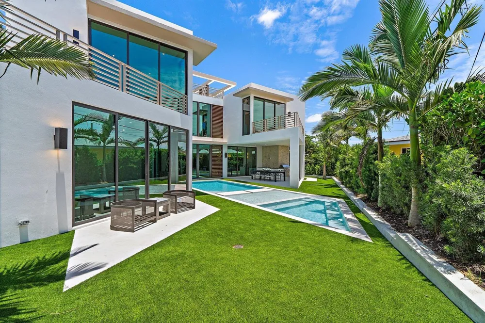 390 Jupiter Lane Juno Beach, FL 33408