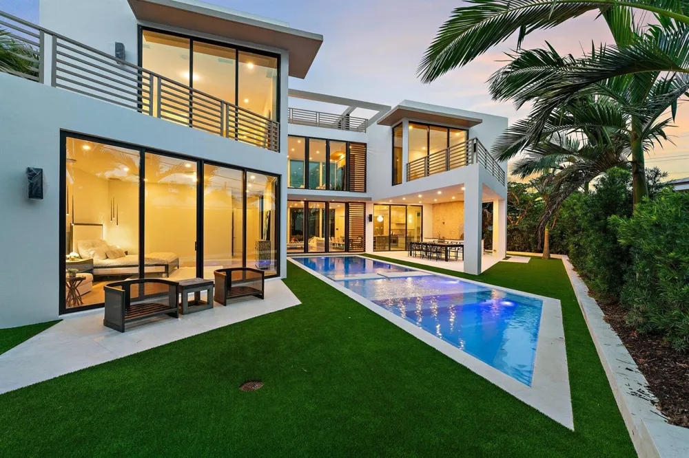 390 Jupiter Lane Juno Beach, FL 33408