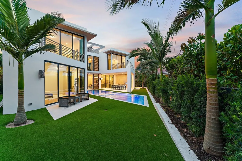 390 Jupiter Lane Juno Beach, FL 33408