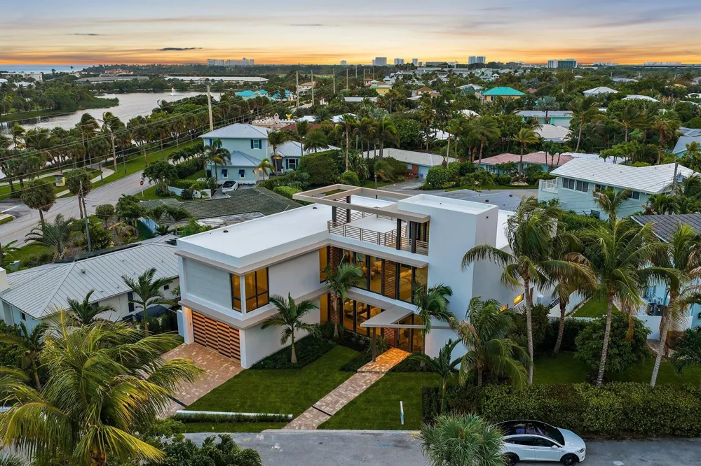 390 Jupiter Lane Juno Beach, FL 33408