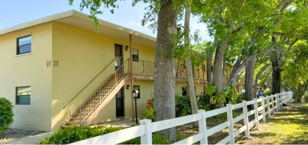 400 18th Street #N-5 Vero Beach, FL 32960