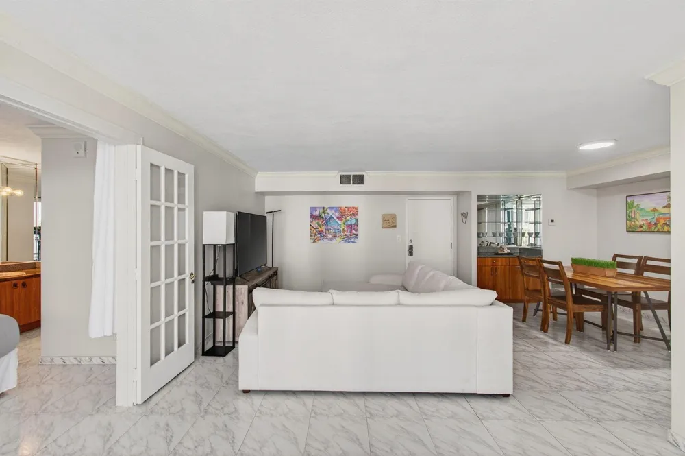 1239 Hillsboro Mile #403 Hillsboro Beach, FL 33062