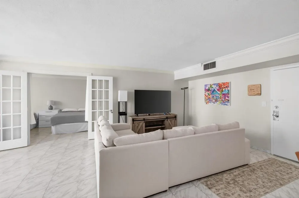 1239 Hillsboro Mile #403 Hillsboro Beach, FL 33062