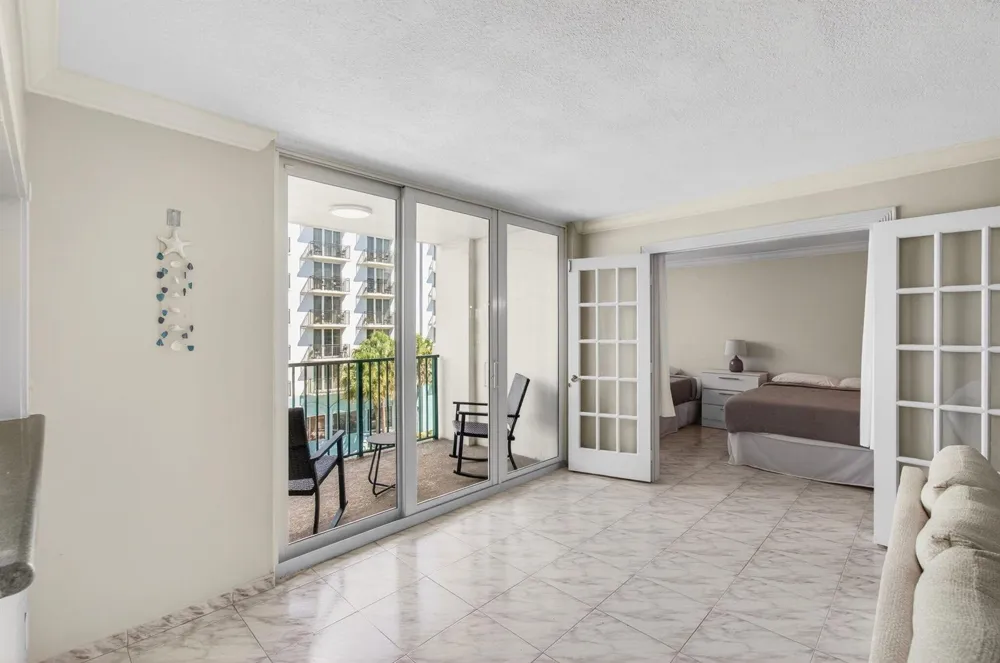1239 Hillsboro Mile #403 Hillsboro Beach, FL 33062
