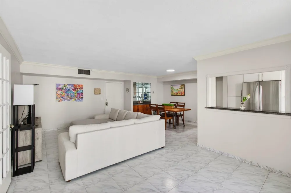 1239 Hillsboro Mile #403 Hillsboro Beach, FL 33062
