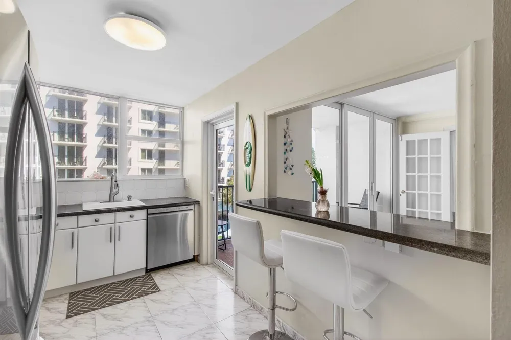 1239 Hillsboro Mile #403 Hillsboro Beach, FL 33062