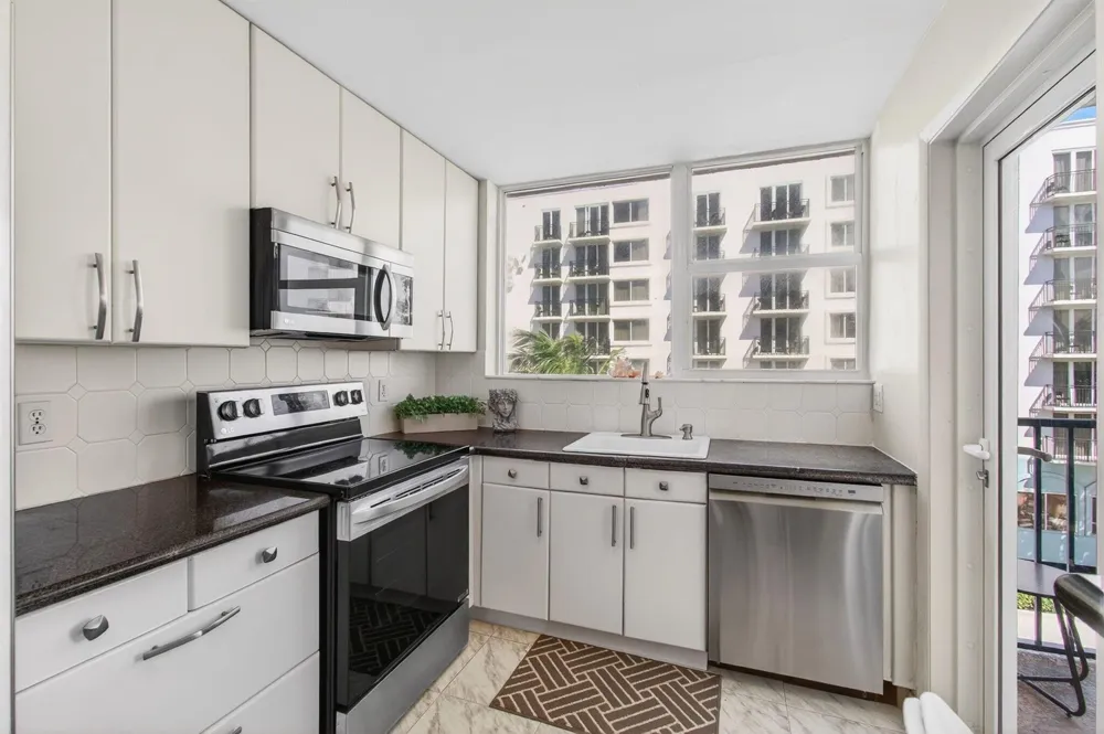 1239 Hillsboro Mile #403 Hillsboro Beach, FL 33062