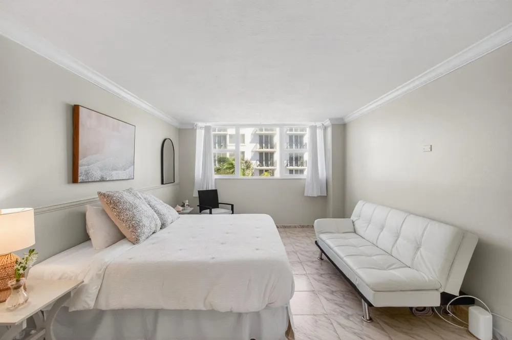 1239 Hillsboro Mile #403 Hillsboro Beach, FL 33062