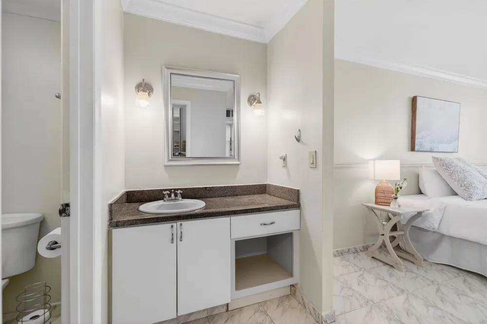 1239 Hillsboro Mile #403 Hillsboro Beach, FL 33062