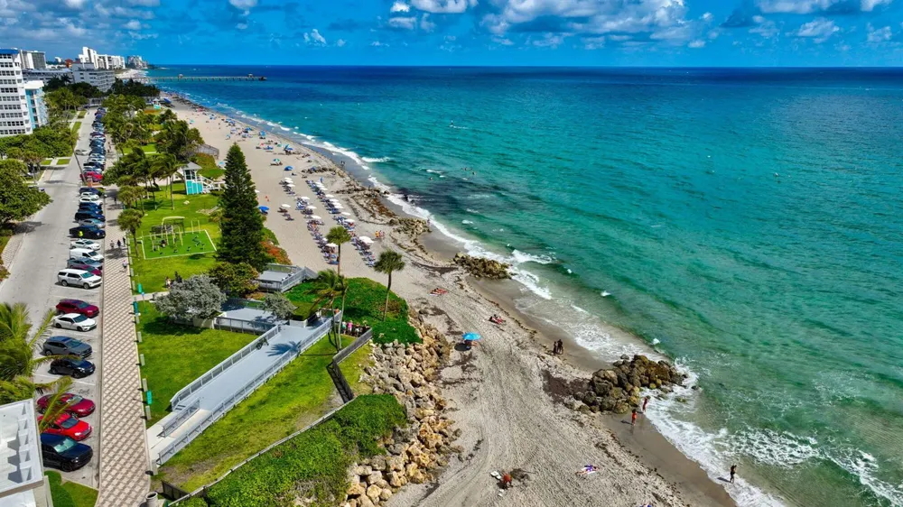 1239 Hillsboro Mile #403 Hillsboro Beach, FL 33062