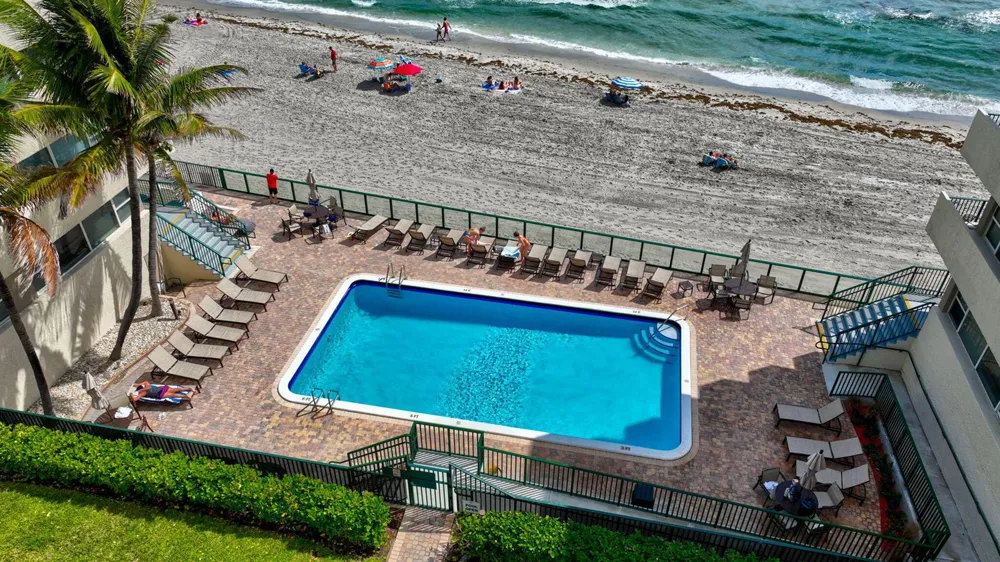 1239 Hillsboro Mile #403 Hillsboro Beach, FL 33062