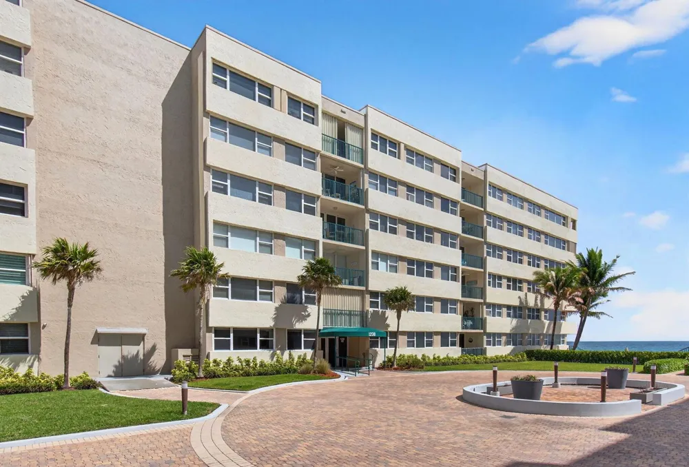 1239 Hillsboro Mile #403 Hillsboro Beach, FL 33062