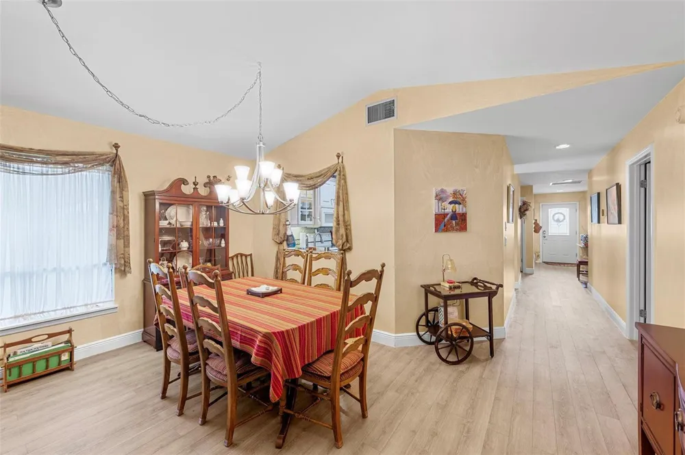 6809 SE Yorktown Drive Hobe Sound, FL 33455