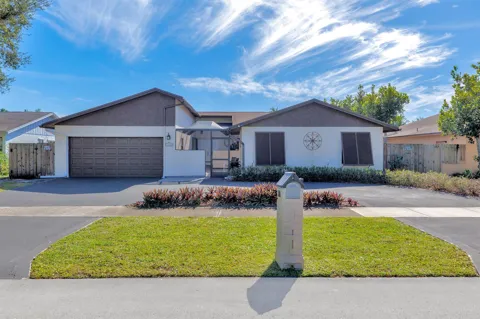 3880 NW 2nd Court