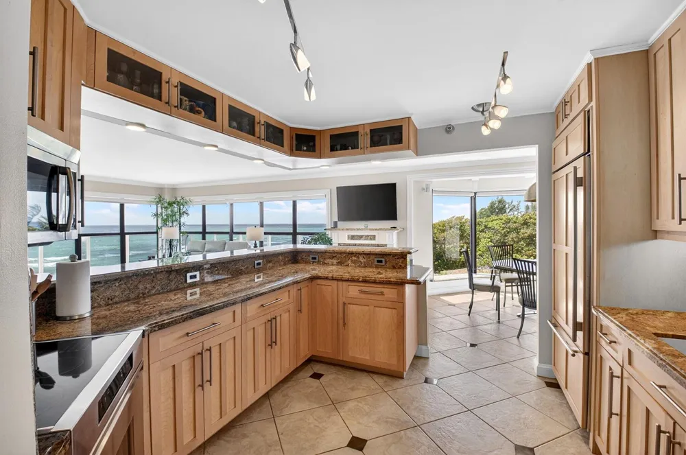 4605 S Ocean Boulevard #5a Highland Beach, FL 33487