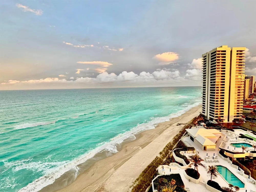5540 Ocean Drive #14b Singer Island, FL 33404
