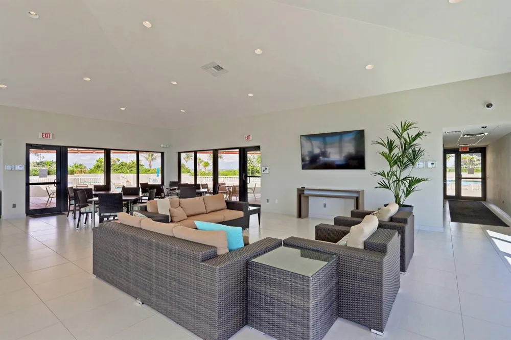 5540 Ocean Drive #14b Singer Island, FL 33404