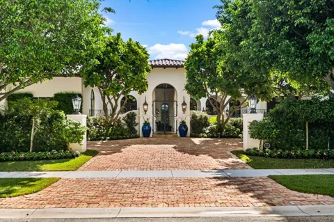12446 Cypress Island Way