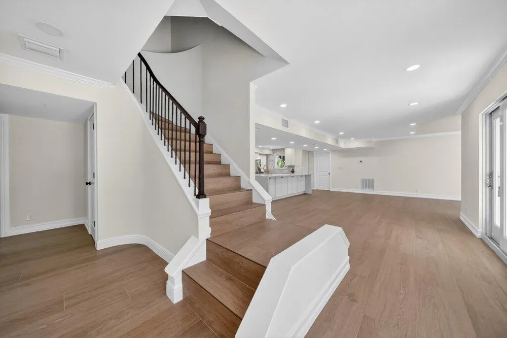 37 E High Point Road Sewalls Point, FL 34996