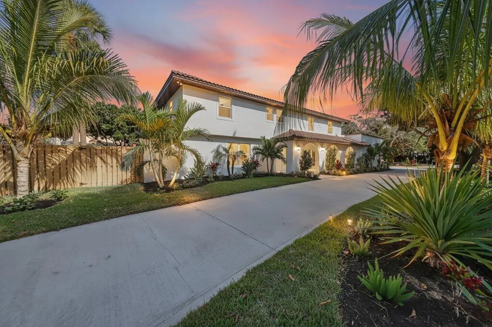 37 E High Point Road Sewalls Point, FL 34996