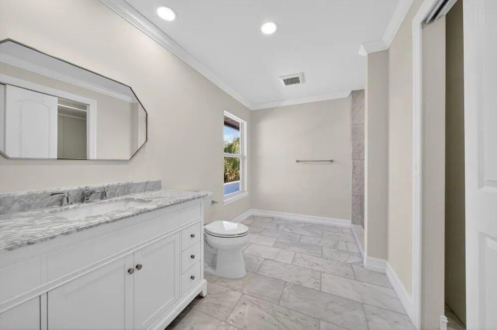 37 E High Point Road Sewalls Point, FL 34996