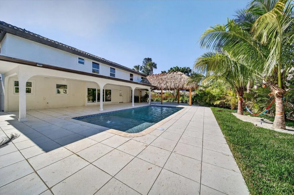 37 E High Point Road Sewalls Point, FL 34996