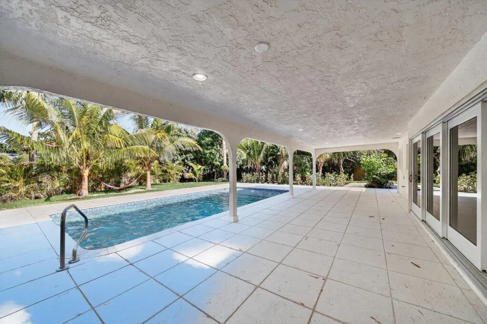 37 E High Point Road Sewalls Point, FL 34996