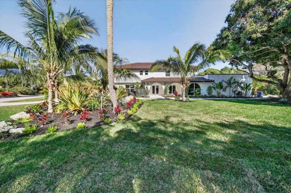37 E High Point Road Sewalls Point, FL 34996
