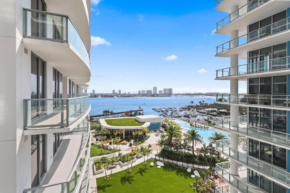 220 Lake Shore Drive #1125 Lake Park, FL 33403