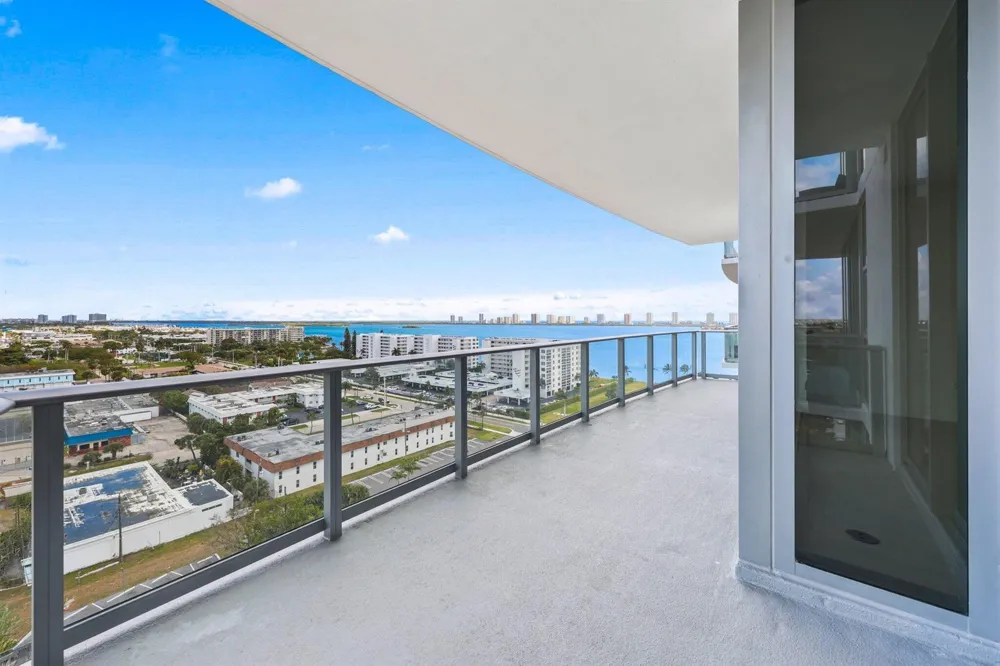 220 Lake Shore Drive #1125 Lake Park, FL 33403