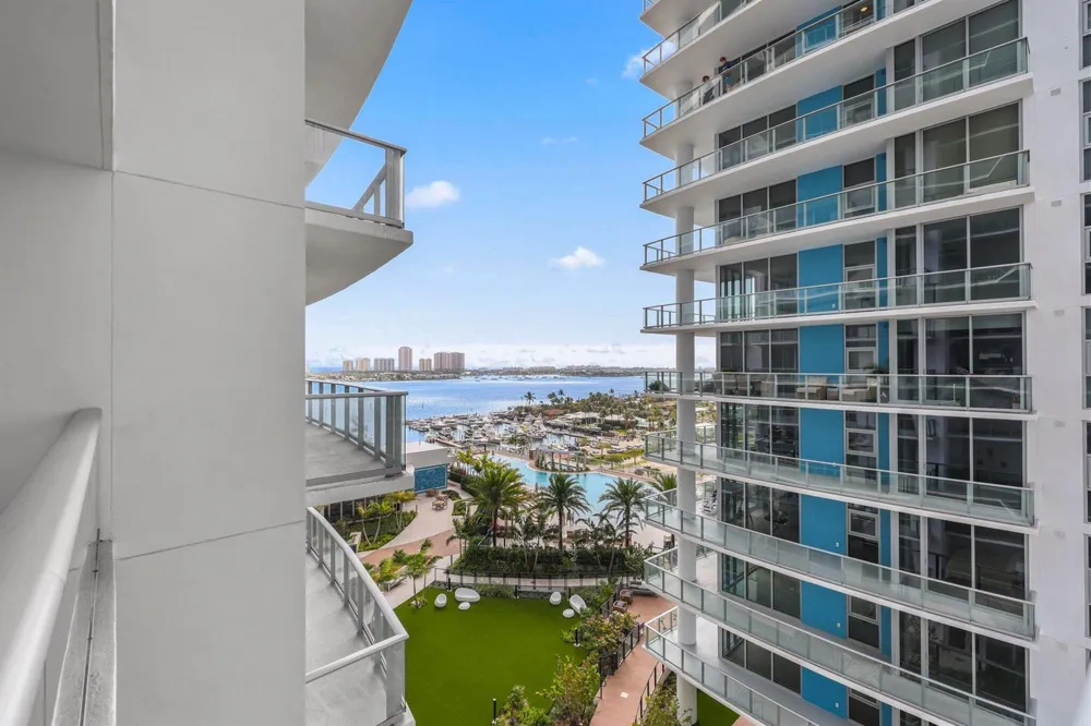 220 Lake Shore Drive #1125 Lake Park, FL 33403