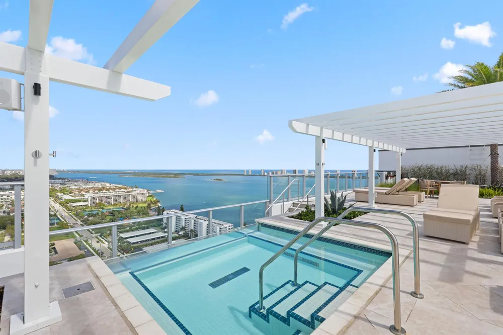 220 Lake Shore Drive #1125 Lake Park, FL 33403