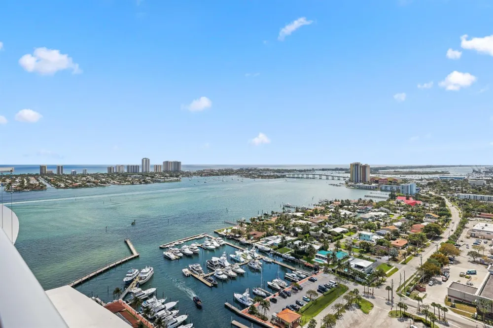 220 Lake Shore Drive #1125 Lake Park, FL 33403