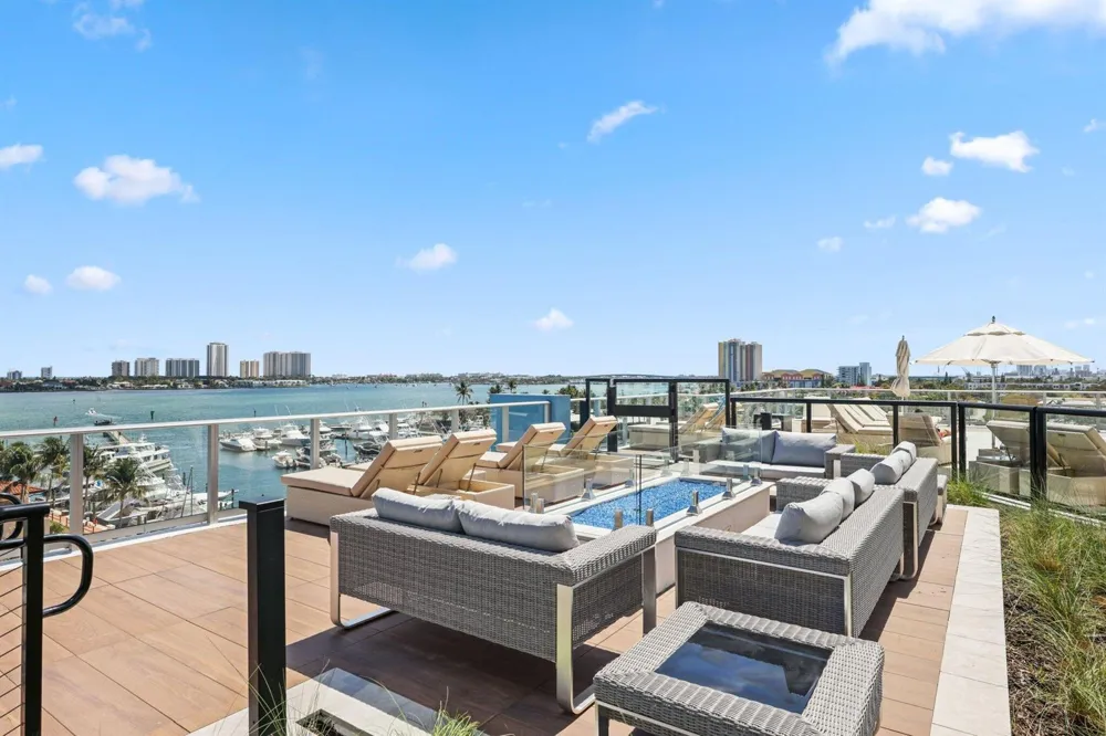 220 Lake Shore Drive #1125 Lake Park, FL 33403