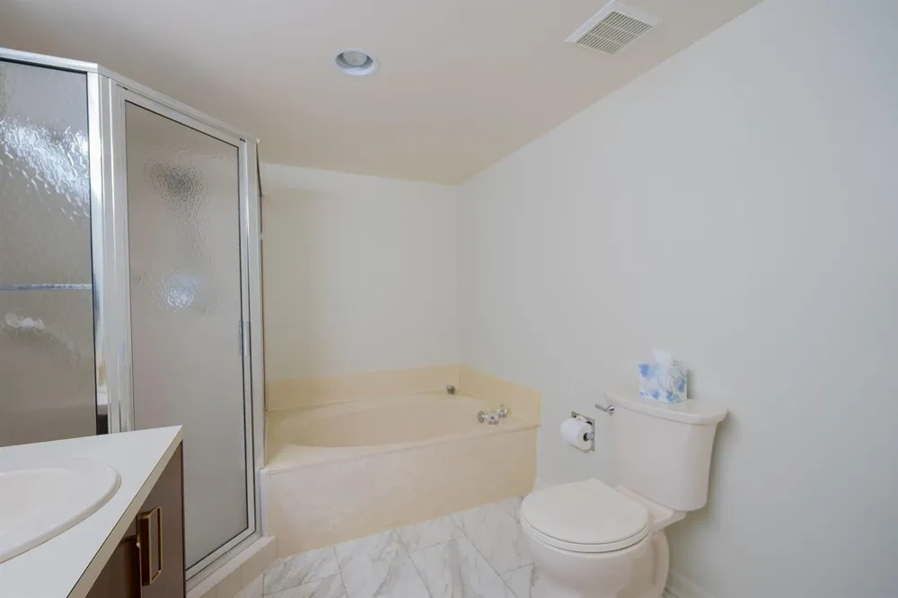 102 Half Moon Circle #G2 Hypoluxo, FL 33462