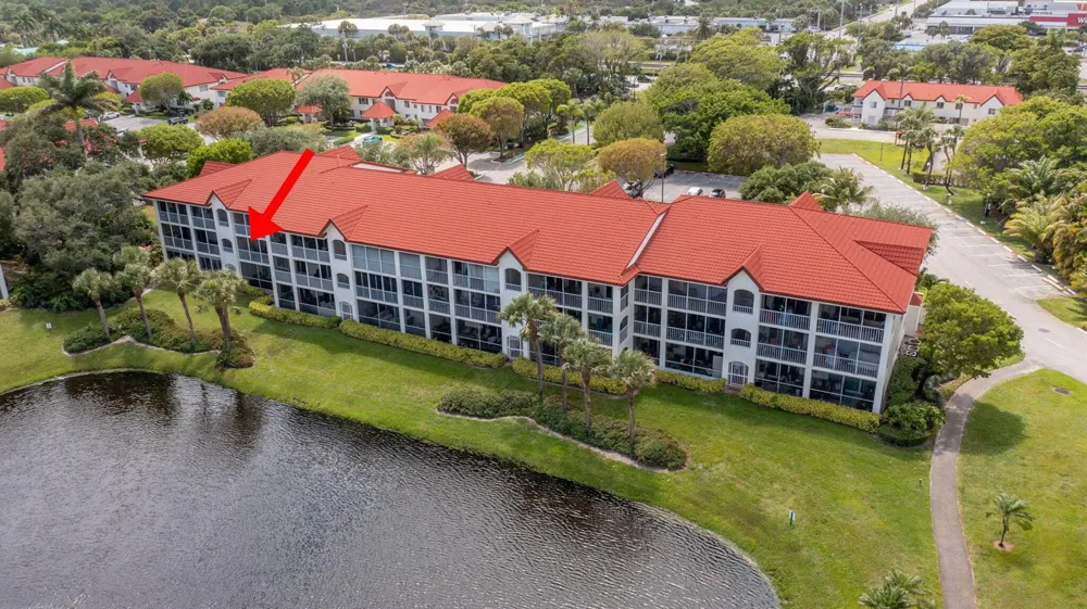 102 Half Moon Circle #G2 Hypoluxo, FL 33462