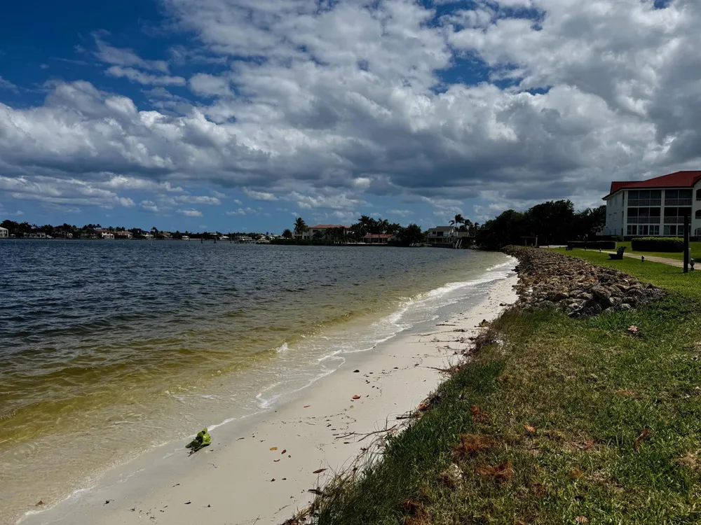 102 Half Moon Circle #G2 Hypoluxo, FL 33462