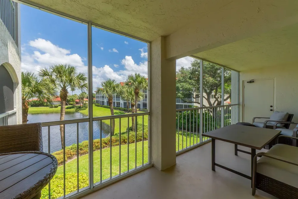 102 Half Moon Circle #G2 Hypoluxo, FL 33462