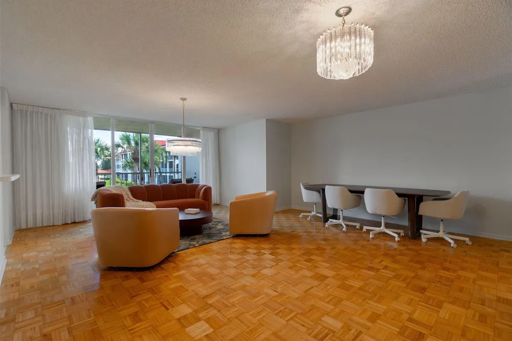102 Half Moon Circle #G2 Hypoluxo, FL 33462
